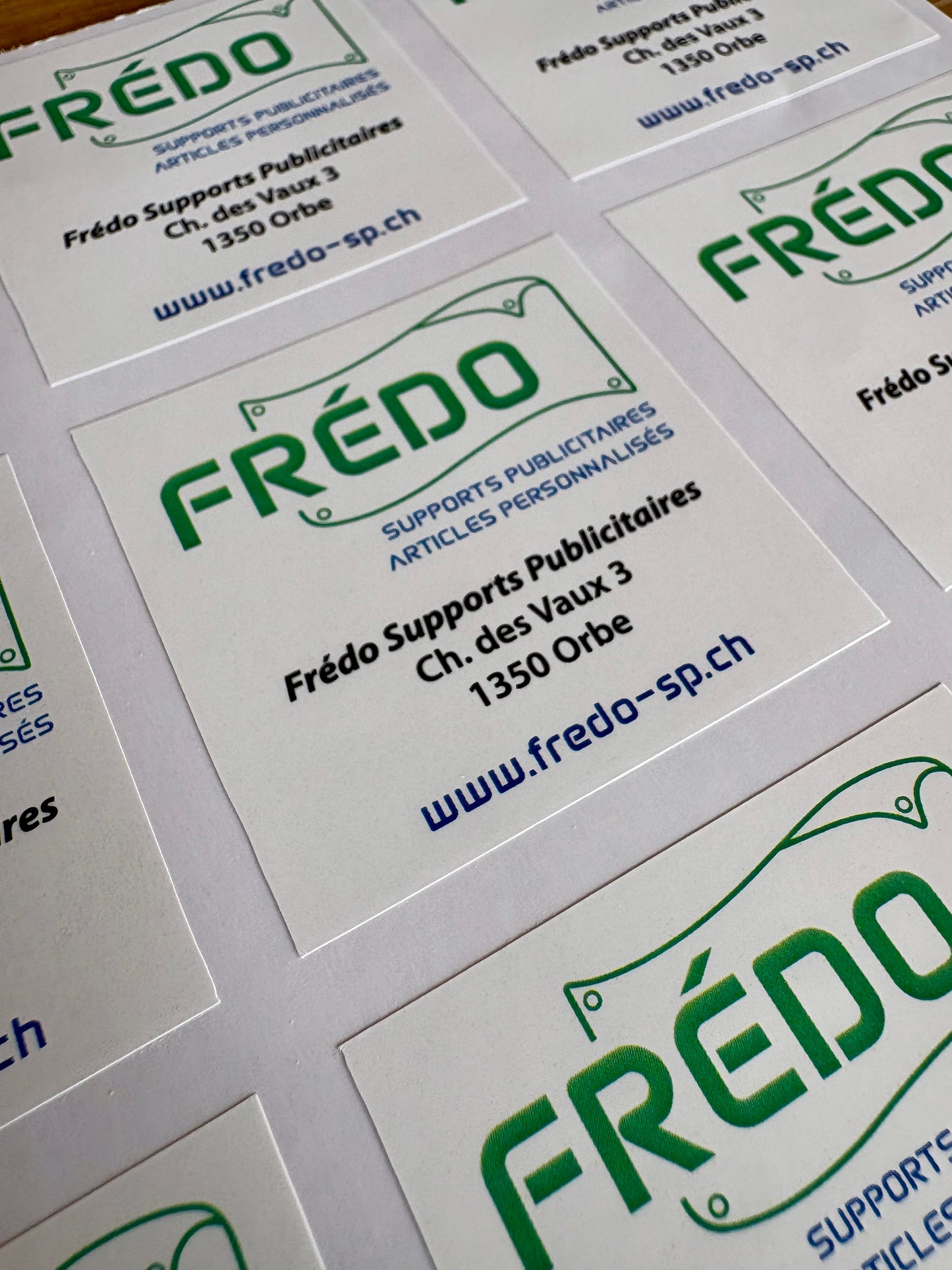 Etiquettes autocollantes