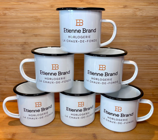 Tasses en métal
